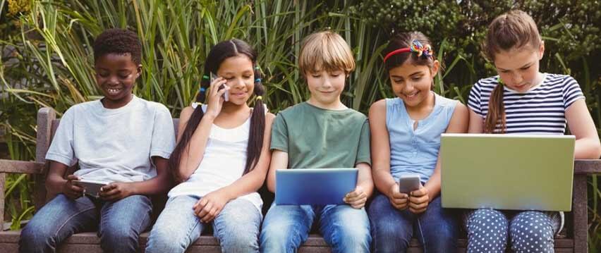 به کودکان کمک کنیم تا از دنیای دیجیتال لذت ببرند